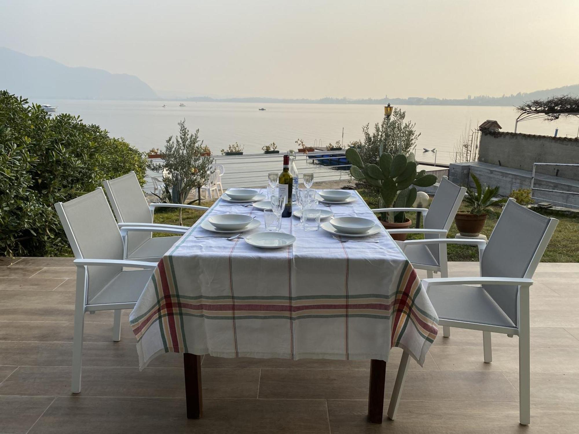 Villa Anastasye Your Lakefront Vacation Rental Predore Zewnętrze zdjęcie