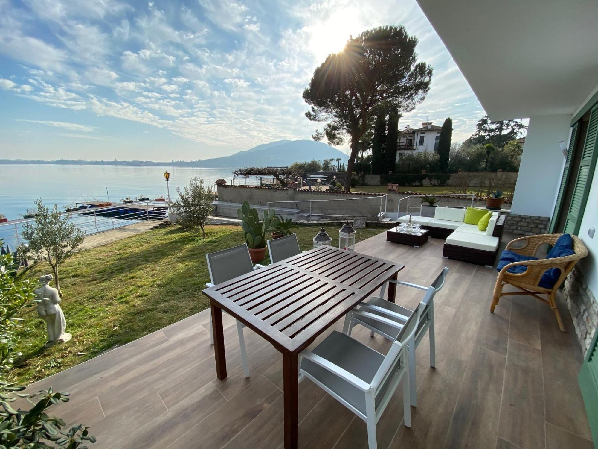 Villa Anastasye Your Lakefront Vacation Rental Predore Zewnętrze zdjęcie