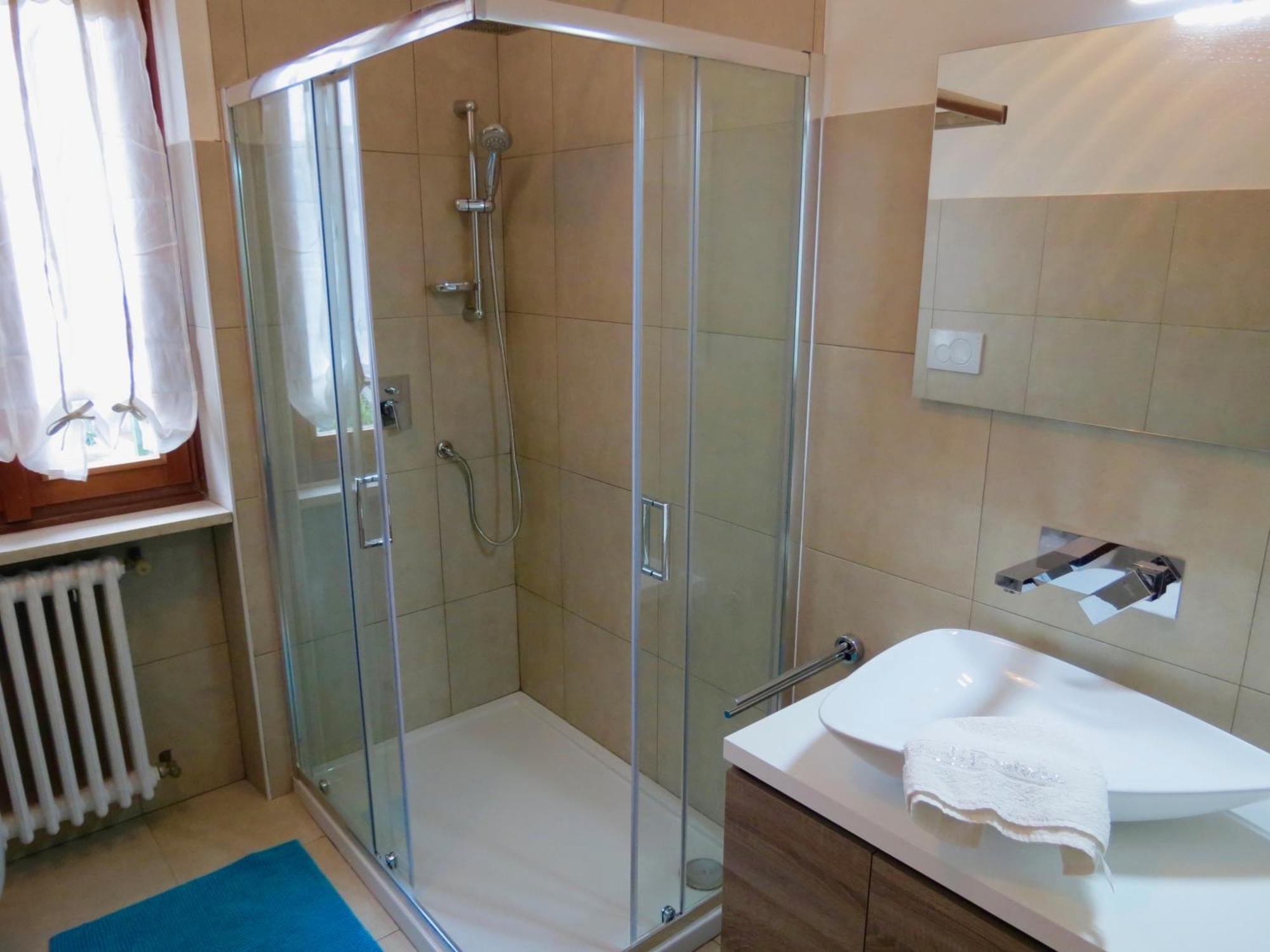 Villa Anastasye Your Lakefront Vacation Rental Predore Zewnętrze zdjęcie