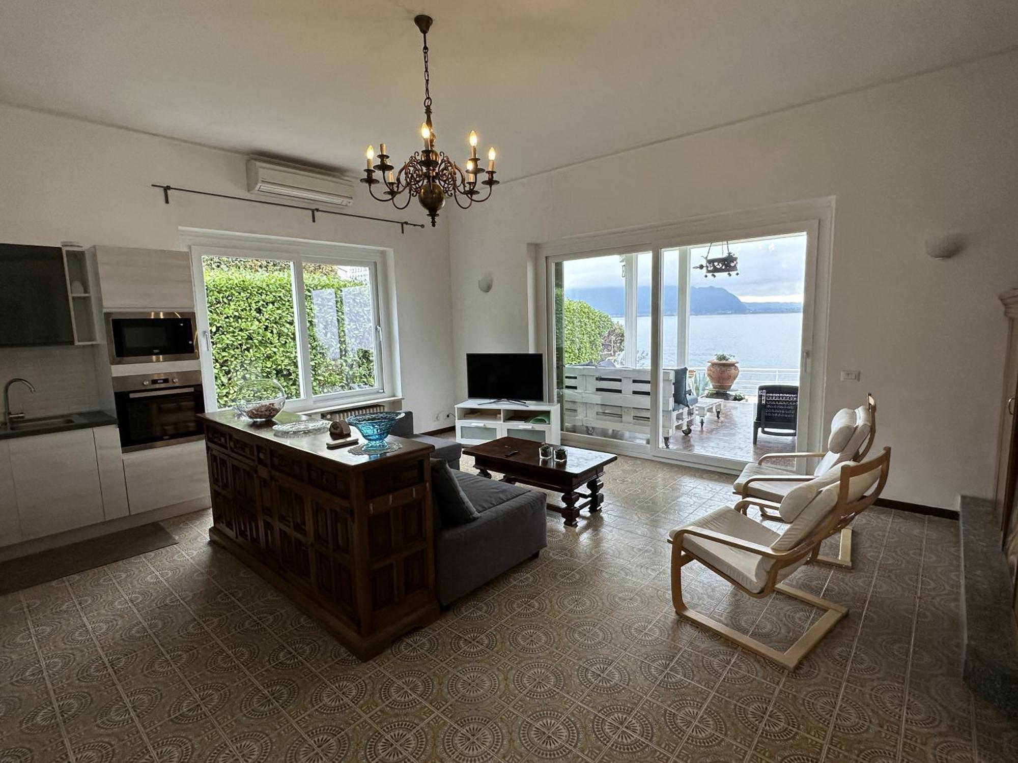 Villa Anastasye Your Lakefront Vacation Rental Predore Zewnętrze zdjęcie