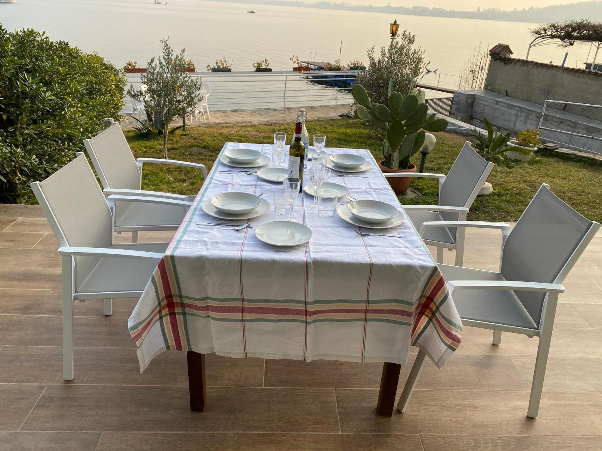 Villa Anastasye Your Lakefront Vacation Rental Predore Zewnętrze zdjęcie