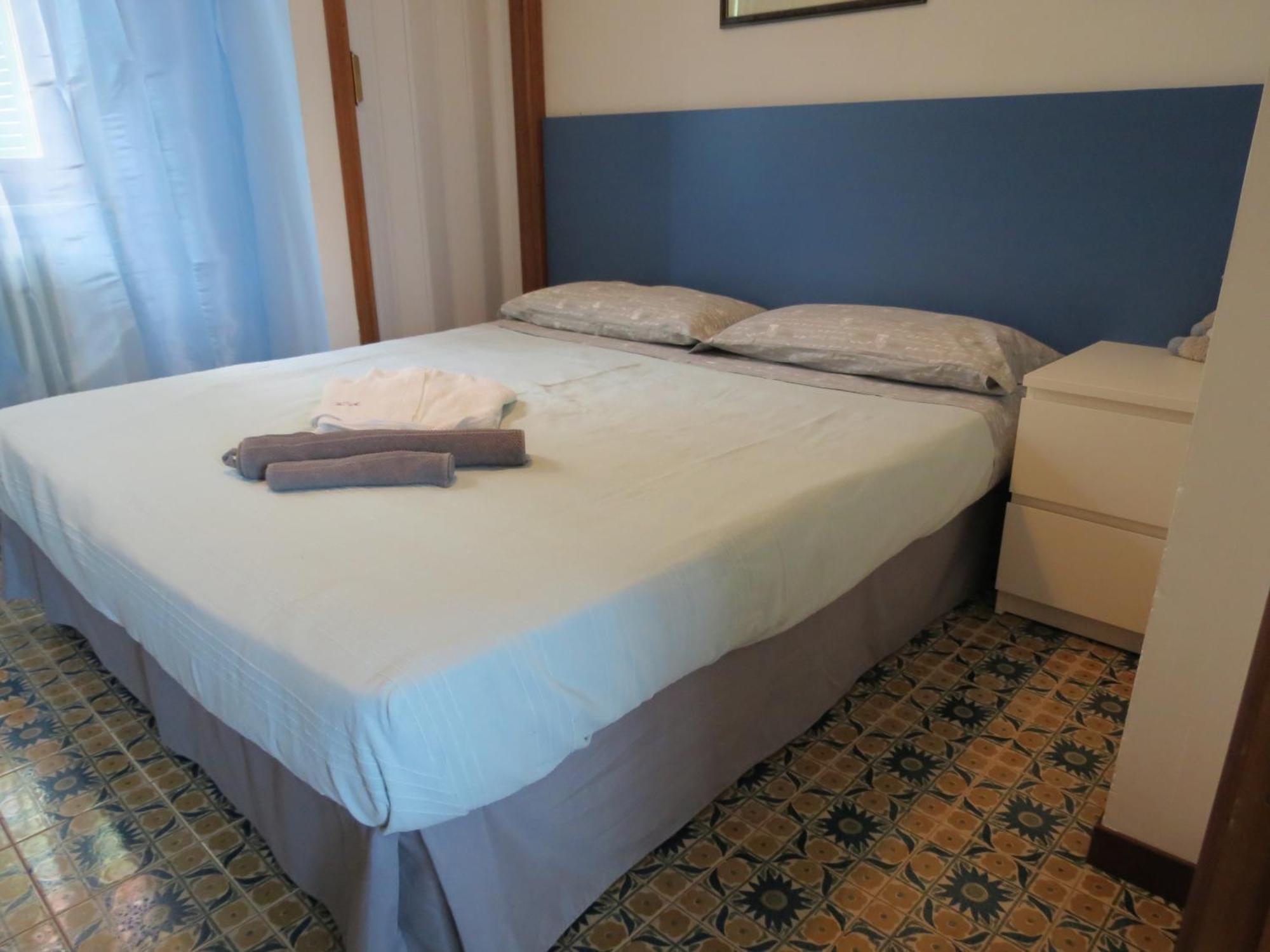Villa Anastasye Your Lakefront Vacation Rental Predore Pokój zdjęcie