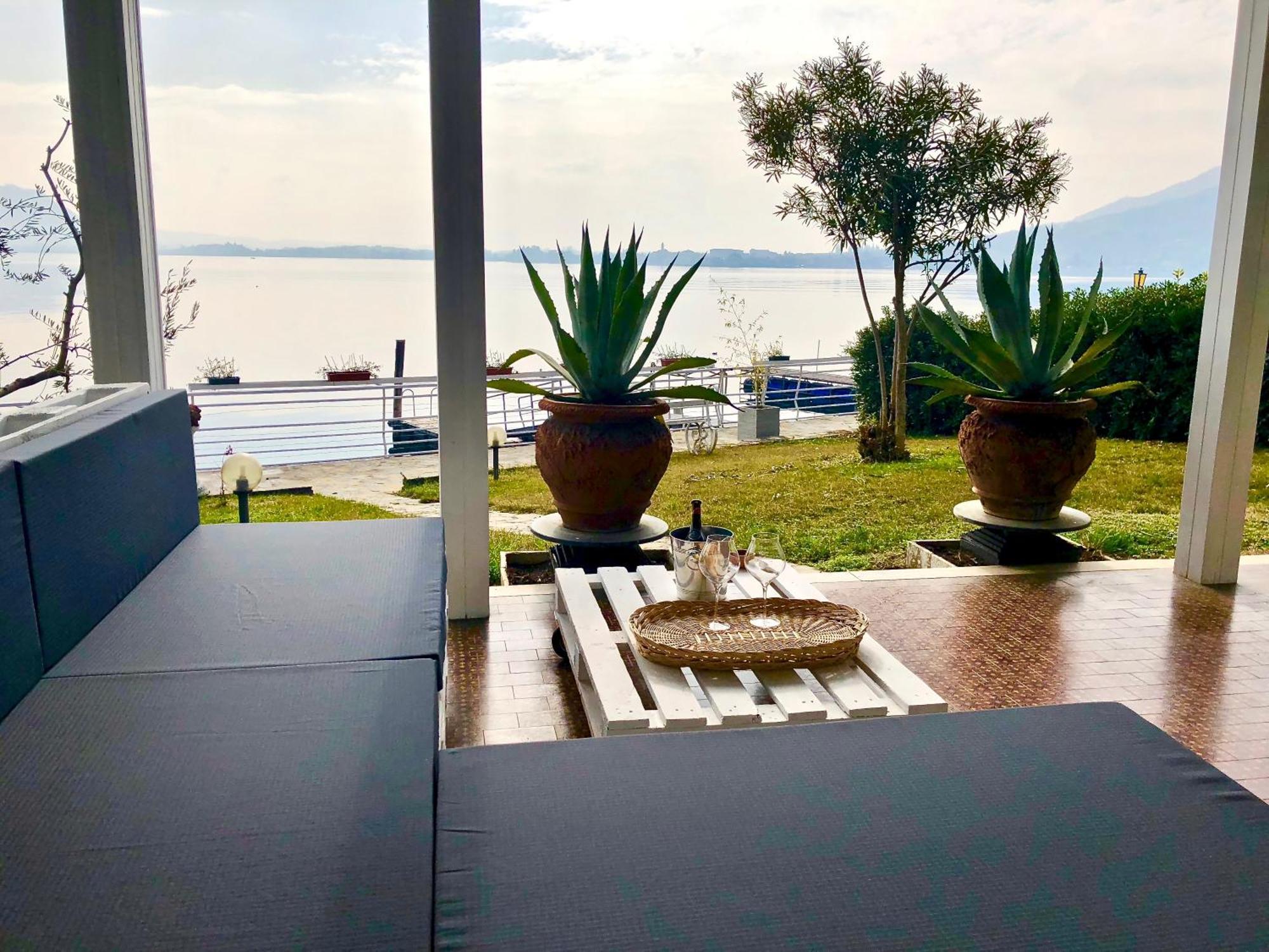 Villa Anastasye Your Lakefront Vacation Rental Predore Pokój zdjęcie